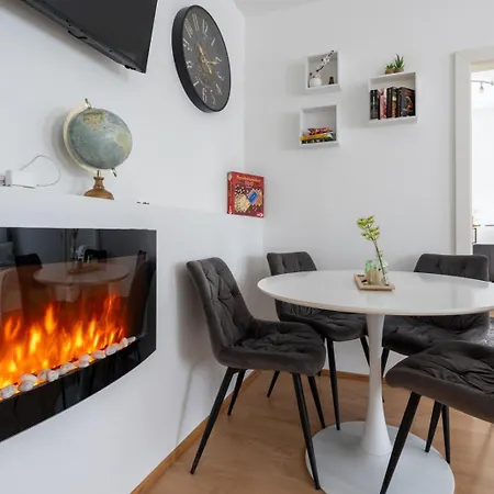Apartment Steyr Comfort Lodge - Apartment Mit Kamin & Parkplatz