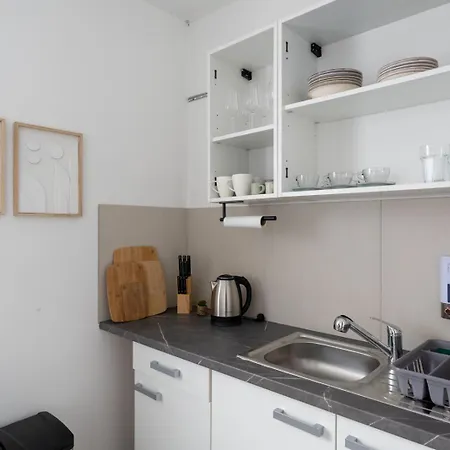 Steyr Comfort Lodge - Apartment Mit Kamin & Parkplatz *