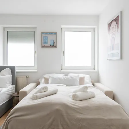 Apartment Comfort Anytime Check In For Business And Family