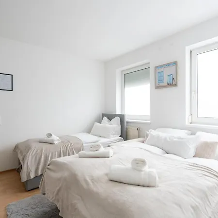 Steyr Comfort Lodge - Apartment Mit Kamin & Parkplatz Apartment *