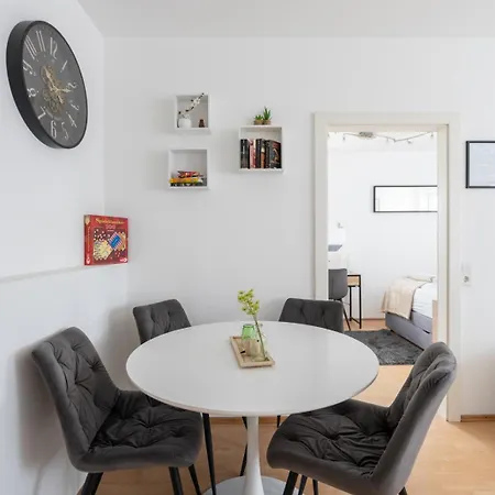 Steyr Comfort Lodge - Apartment Mit Kamin & Parkplatz * Steyr